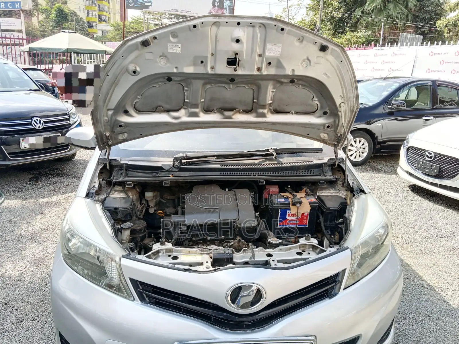 Toyota Vitz 2013 Silver