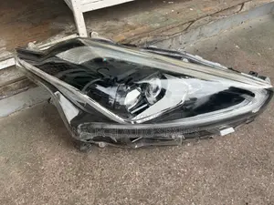 Toyota Sienta Headlight (52-282)