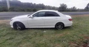 Mercedes-Benz E220 2016 White