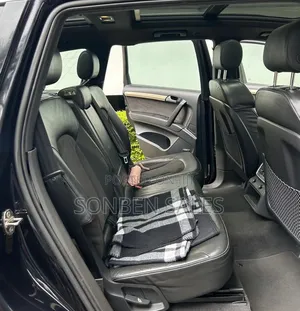 Audi Q7 2010 Black