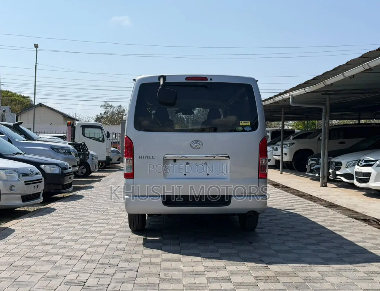 Toyota HiAce 2019 Silver
