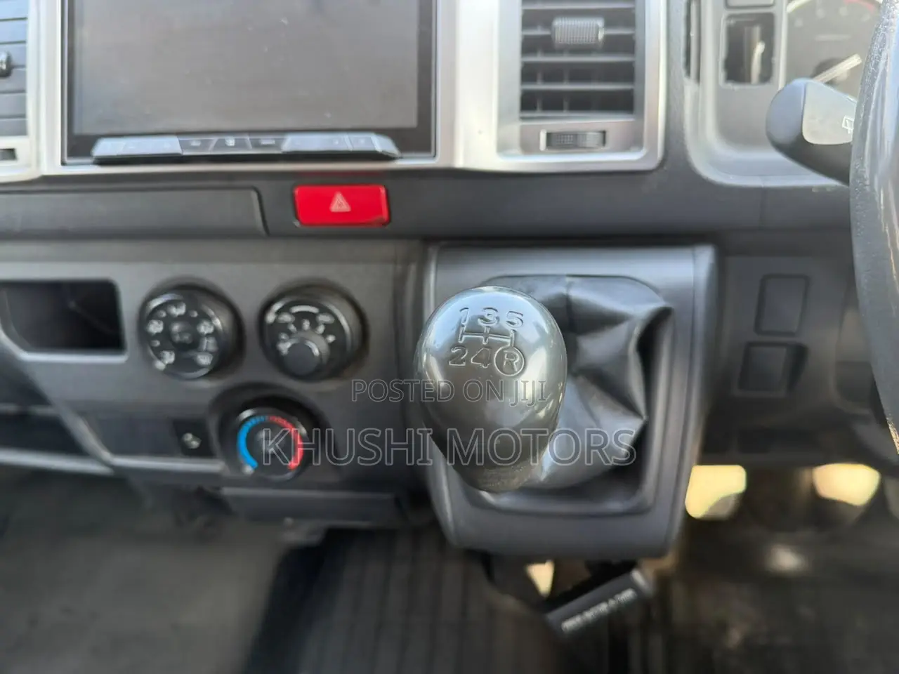 Toyota HiAce 2019 Silver