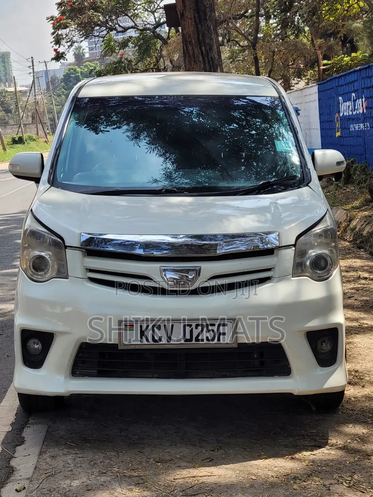 Toyota Noah 2012 White