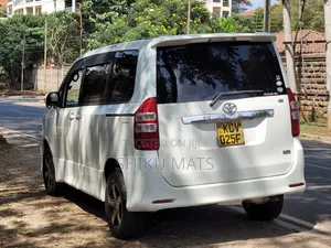 Toyota Noah 2012 White