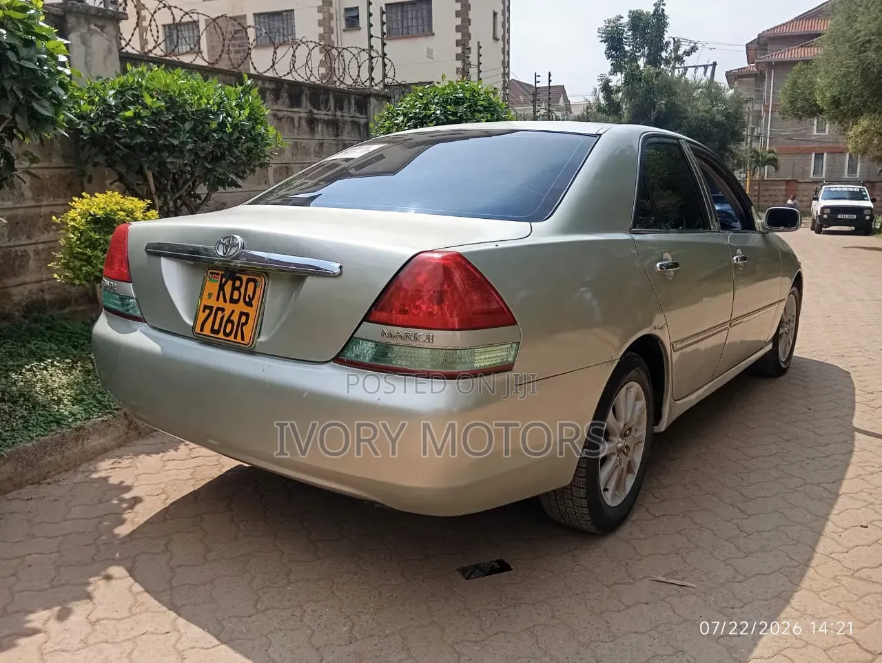 Toyota Mark II 2004 Silver