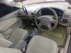 Nissan Sunny 2002 White