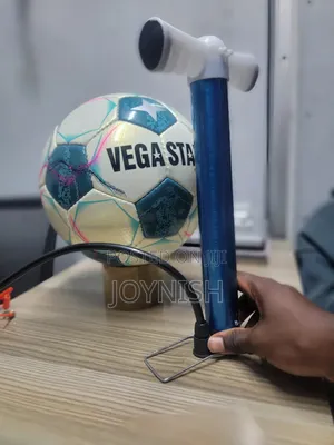 Football Balls and Pump