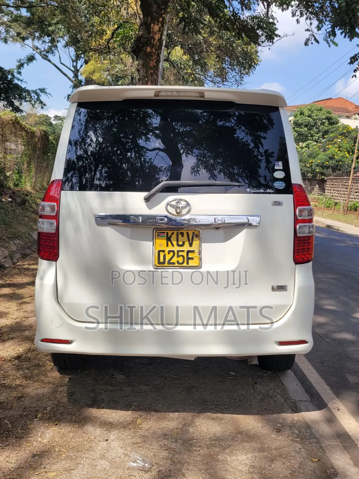 Toyota Noah 2012 Pearl