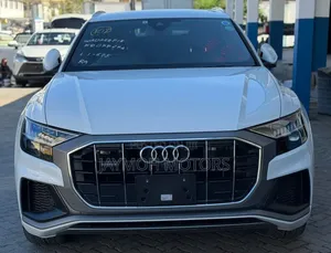 Audi Q8 55 Premium AWD quattro 2020 Pearl