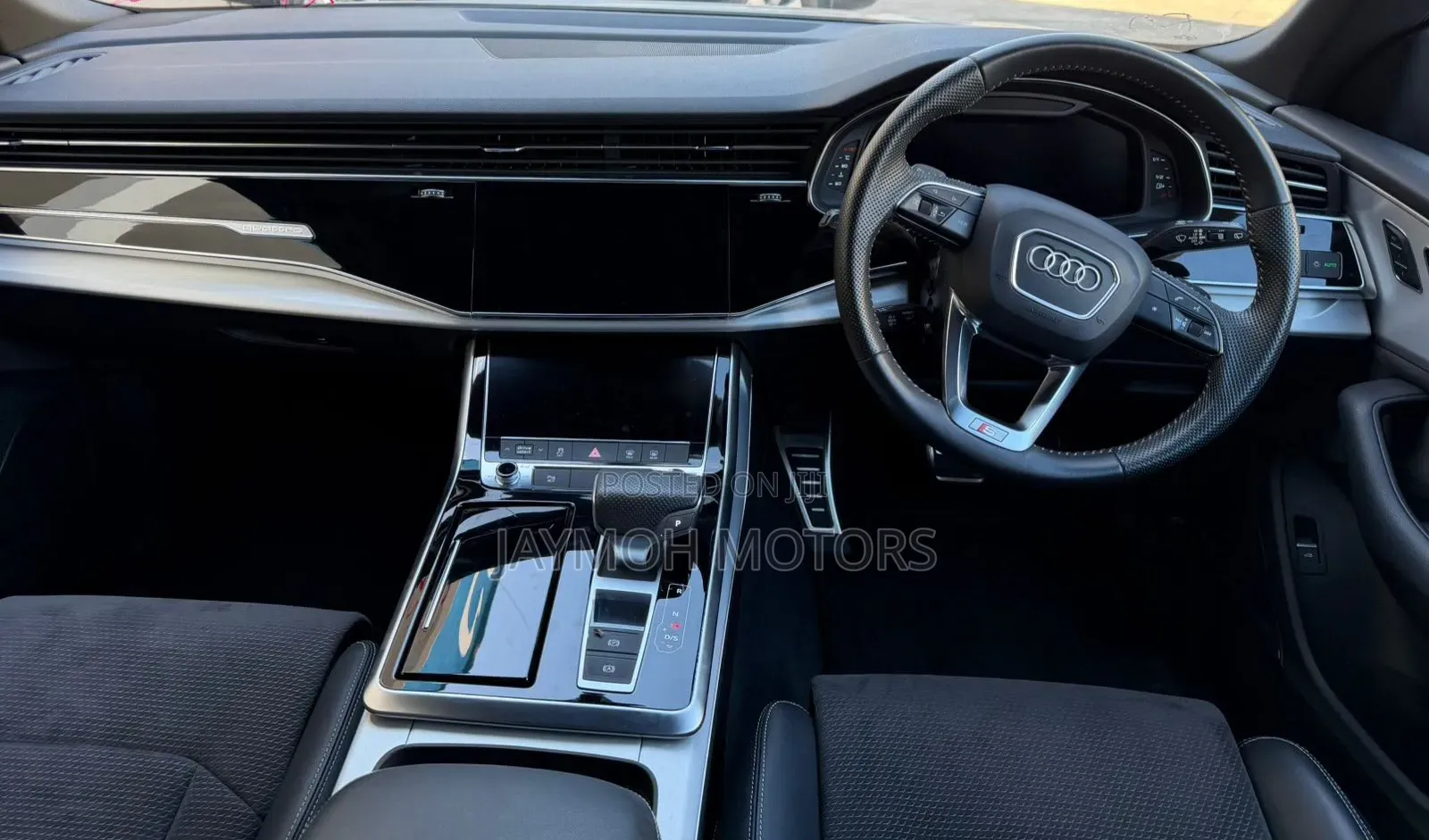 Audi Q8 55 Premium AWD quattro 2020 Pearl