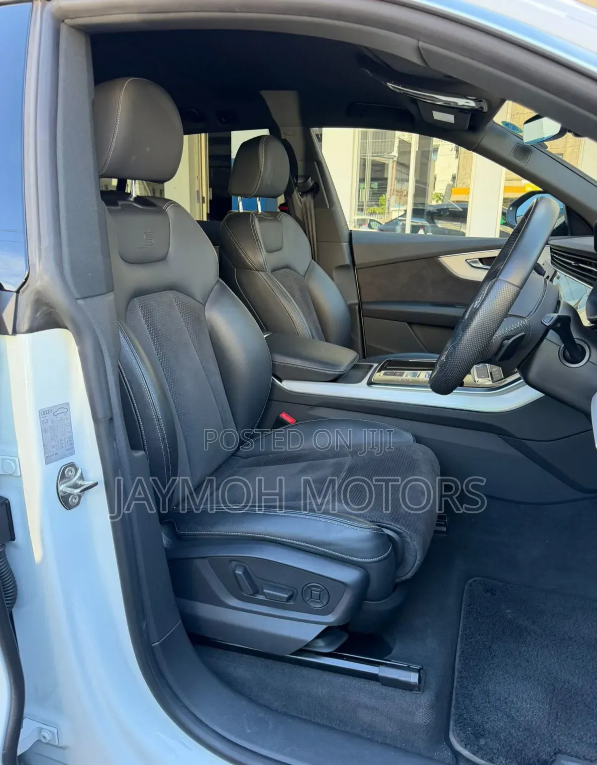 Audi Q8 55 Premium AWD quattro 2020 Pearl