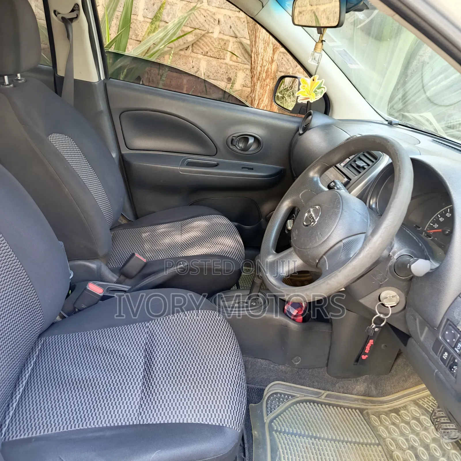 Nissan March 2015 Silver