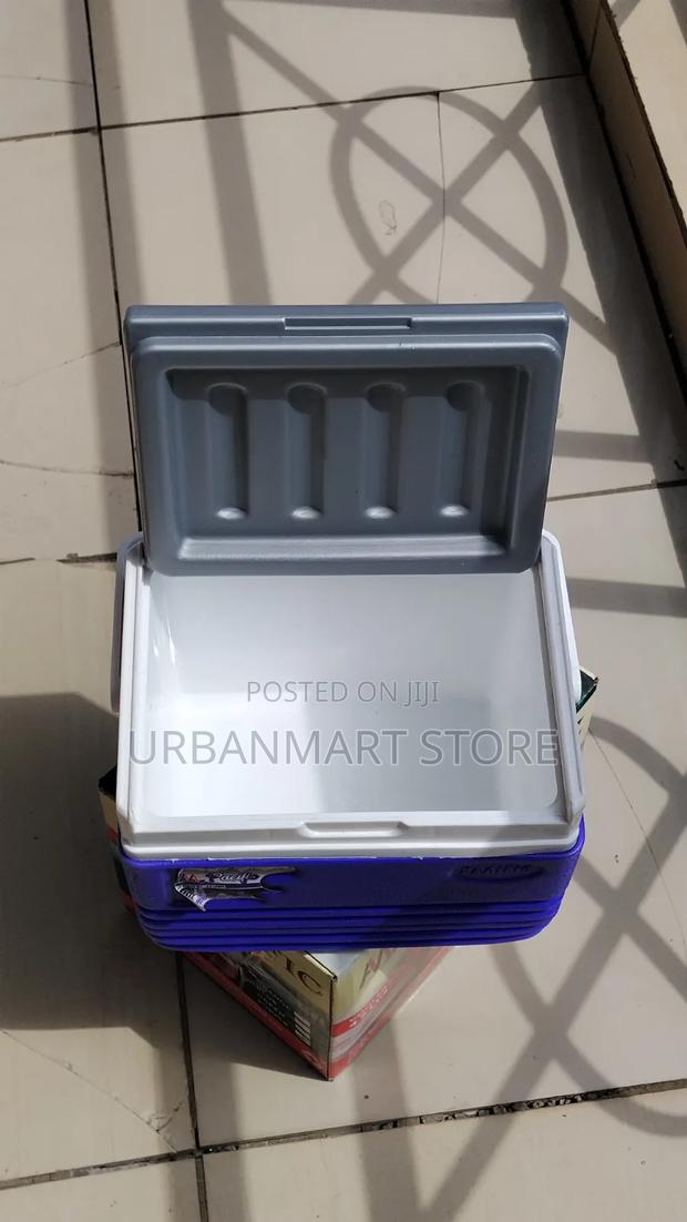 Pacific 4.5 Litres Ice Cooler Box With Carry Handle - thumbnail 2