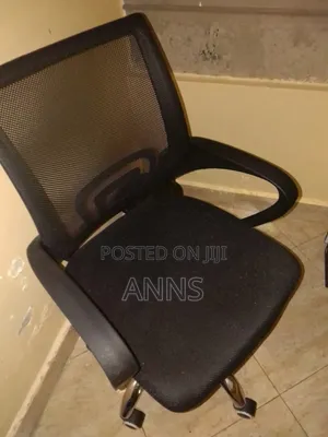 Executive Swivel Office Chair