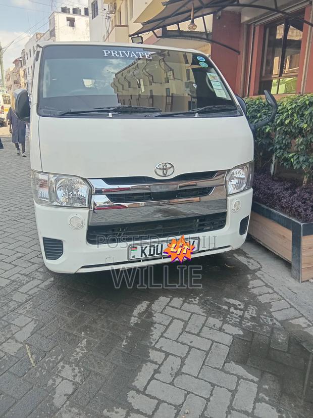 Toyota HiAce 2018 White