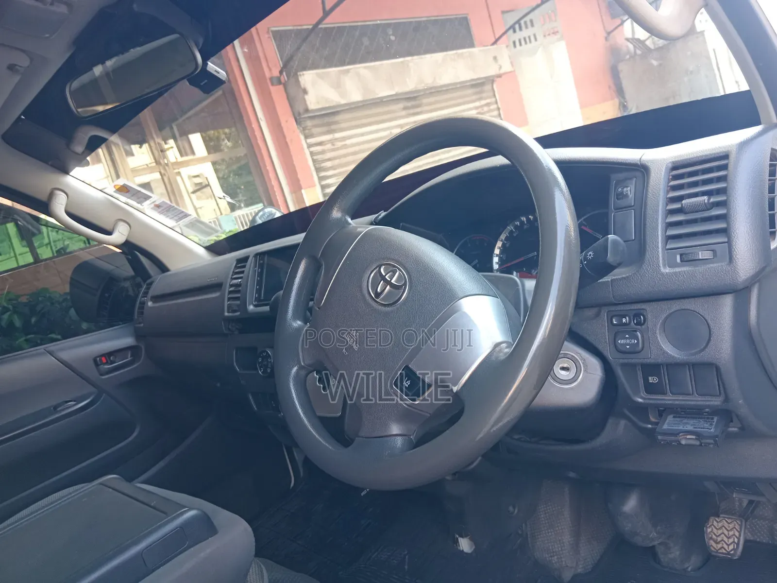 Toyota HiAce 2018 White