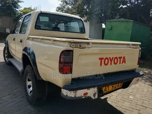Toyota Hilux 2.5 Cab 2005 Beige