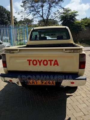 Toyota Hilux 2.5 Cab 2005 Beige
