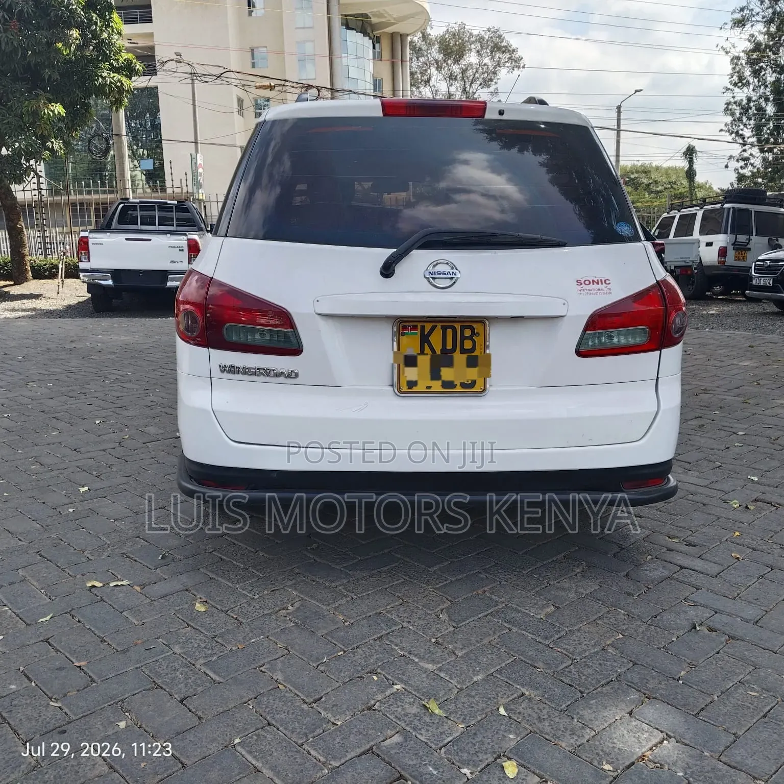 Nissan Wingroad 2013 White