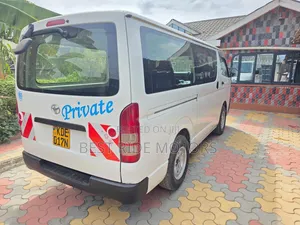Toyota HiAce 2014 White