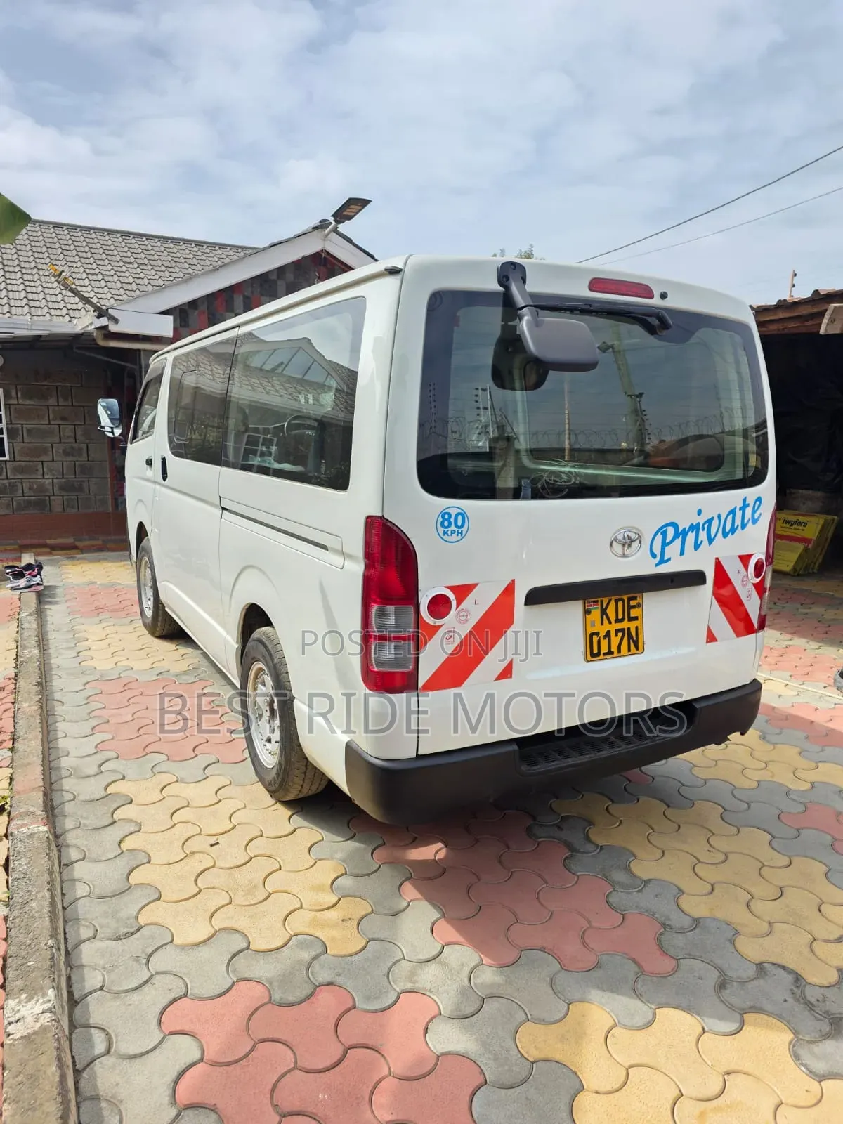 Toyota HiAce 2014 White