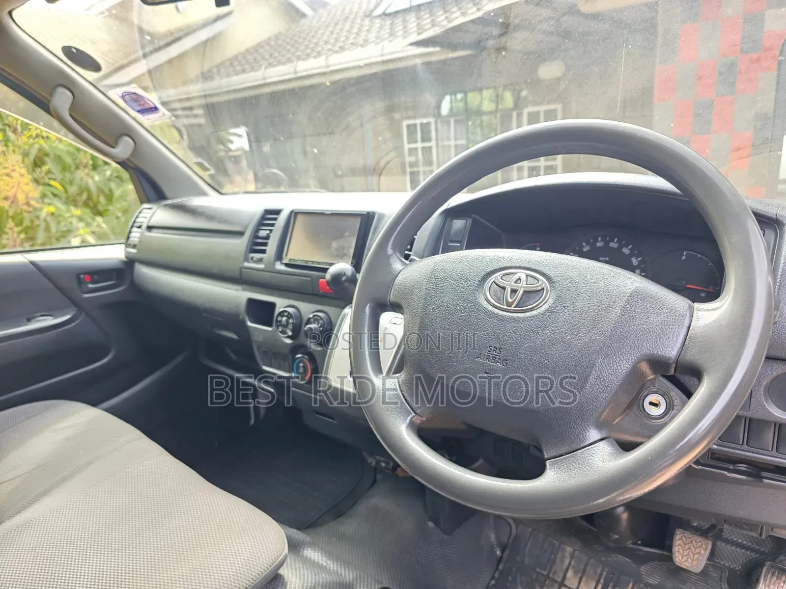 Toyota HiAce 2014 White