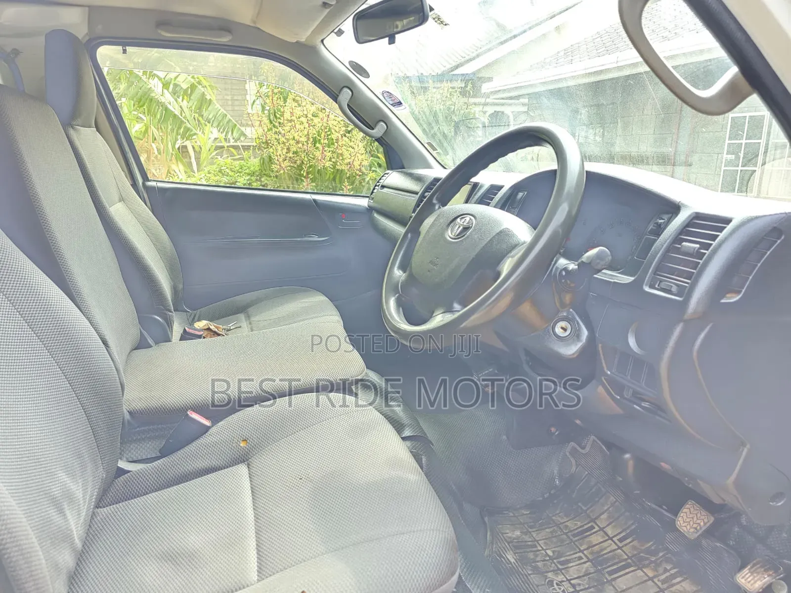 Toyota HiAce 2014 White