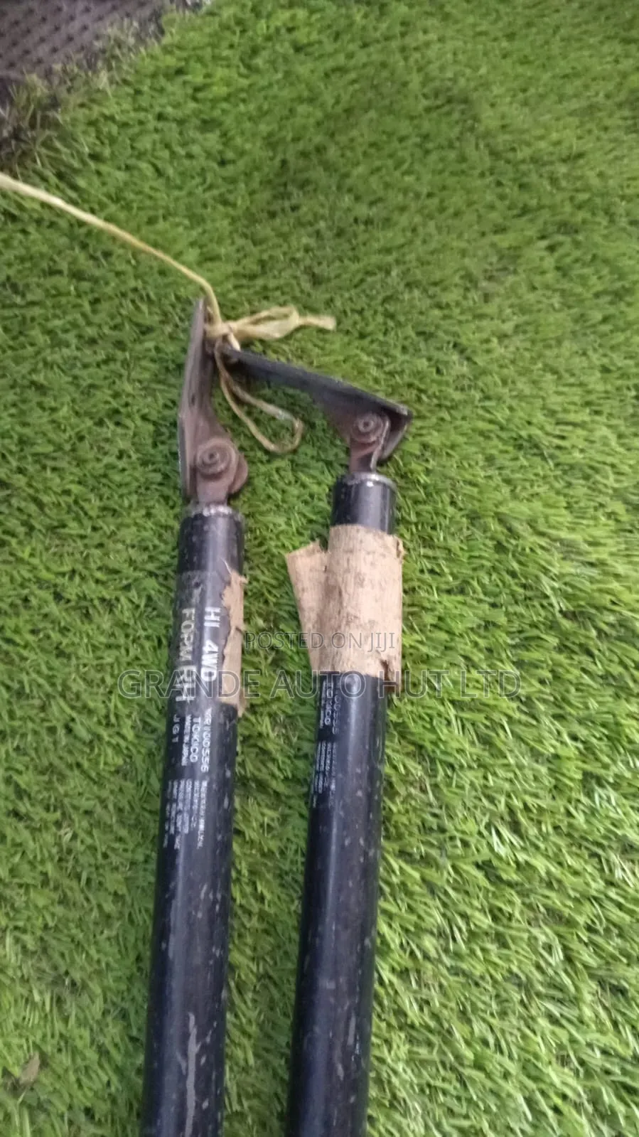Delica Boot Shocks/Boot Lifter