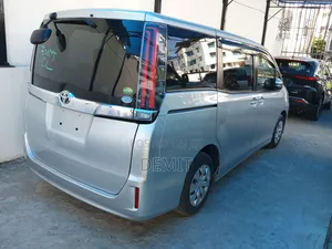 Toyota Noah 2.0 FWD (7 Seater) 2020 Silver