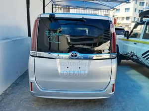 Toyota Noah 2.0 FWD (7 Seater) 2020 Silver