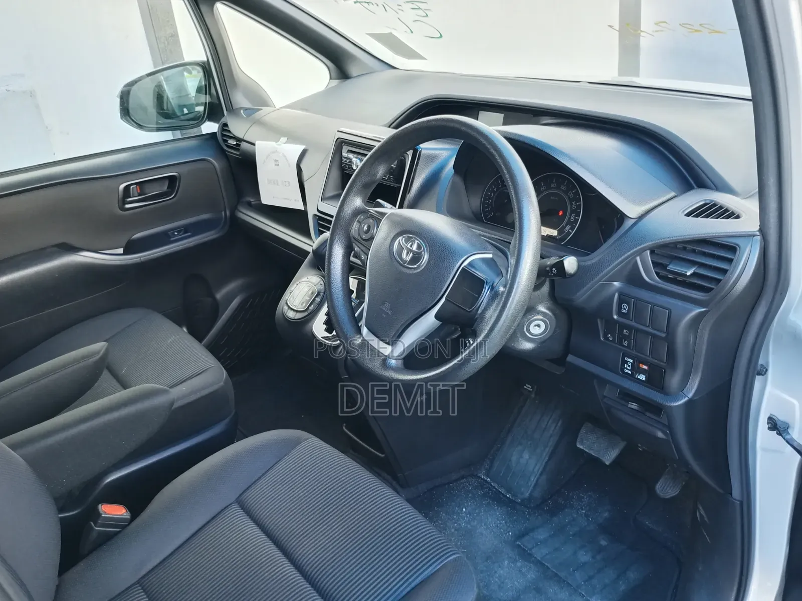 Toyota Noah 2.0 FWD (7 Seater) 2020 Silver