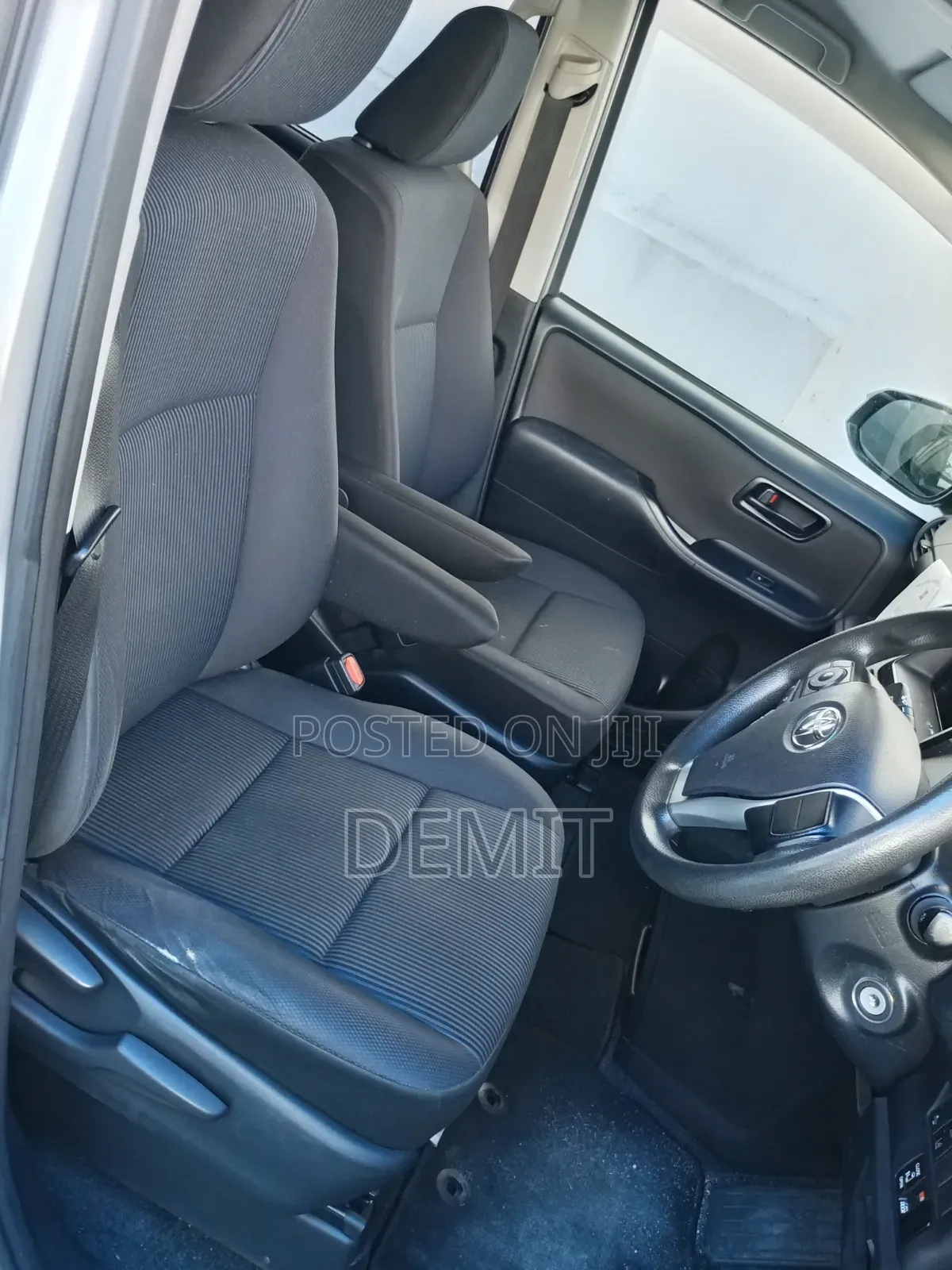 Toyota Noah 2.0 FWD (7 Seater) 2020 Silver