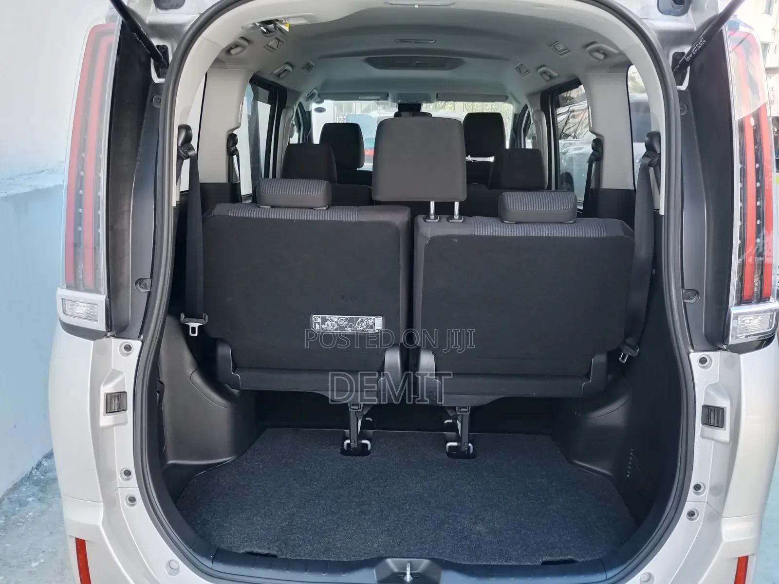 Toyota Noah 2.0 FWD (7 Seater) 2020 Silver