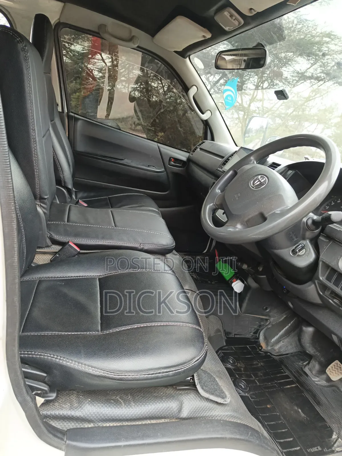 Toyota HiAce 2015 White