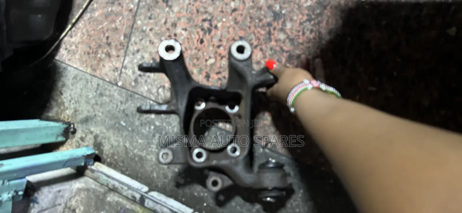 Hub Knuckle Auris
