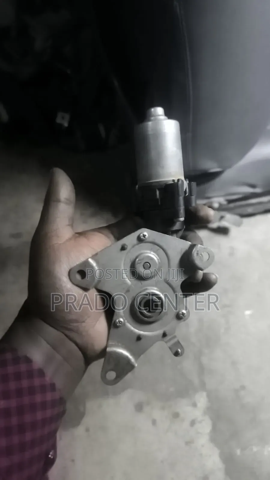 Prado 150 Rear Seat Motor