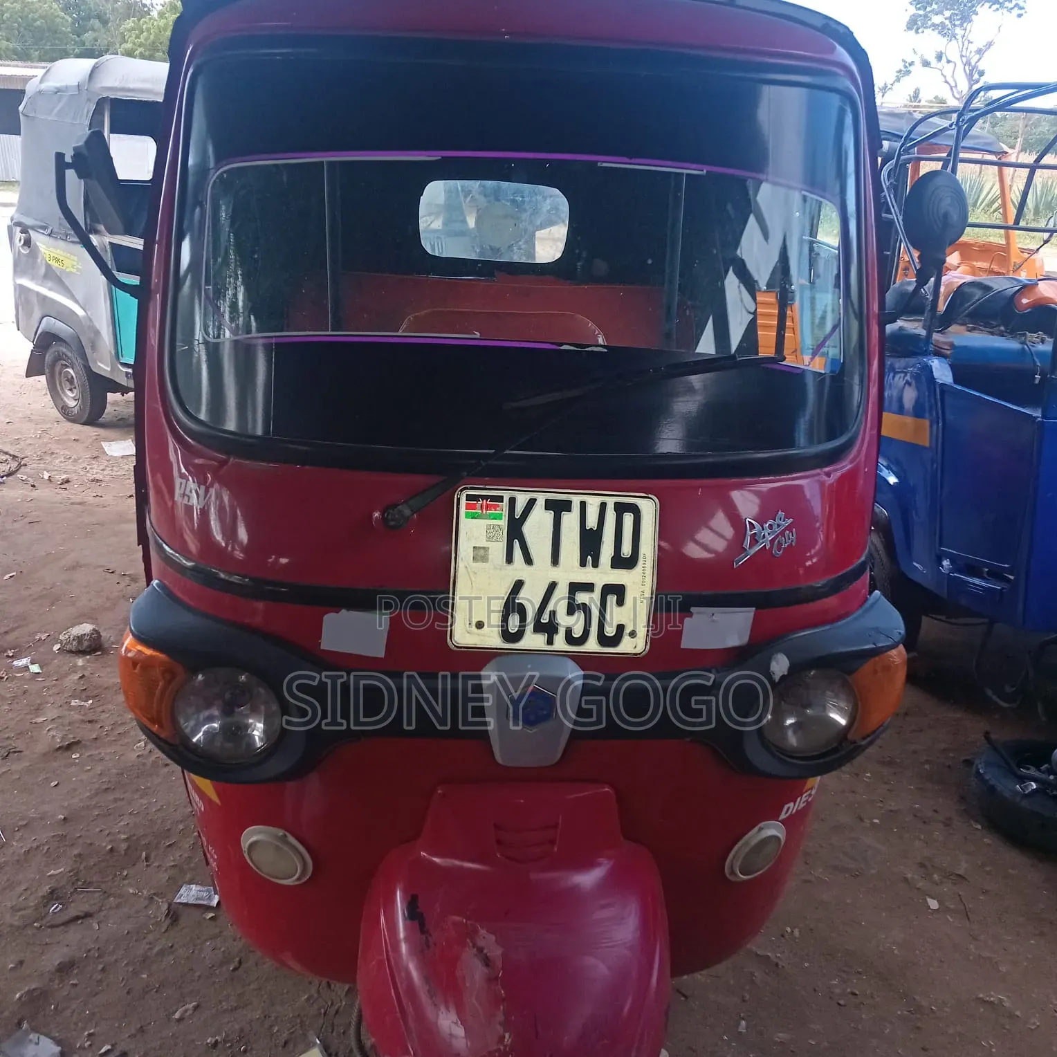 Piaggio Scooter 2025 Red