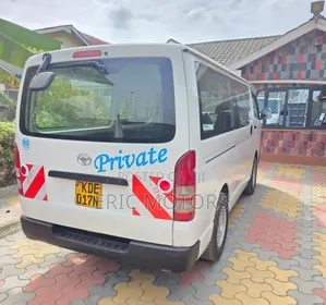 Toyota HiAce 2014 White