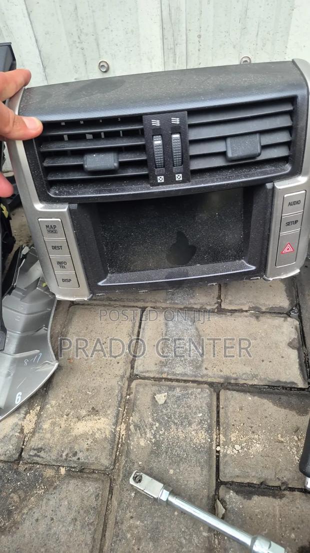 Prado 2015 TV System - thumbnail 2