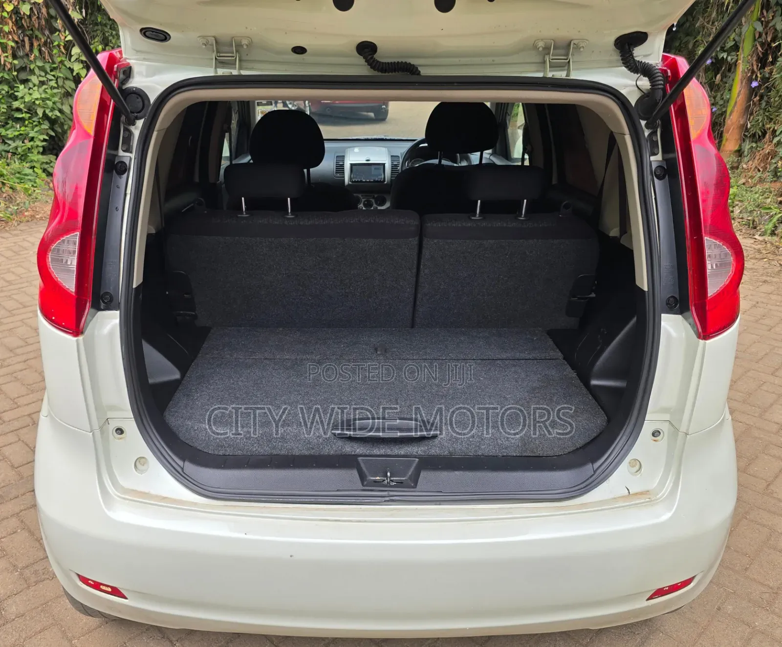 Nissan Note 2012 Pearl