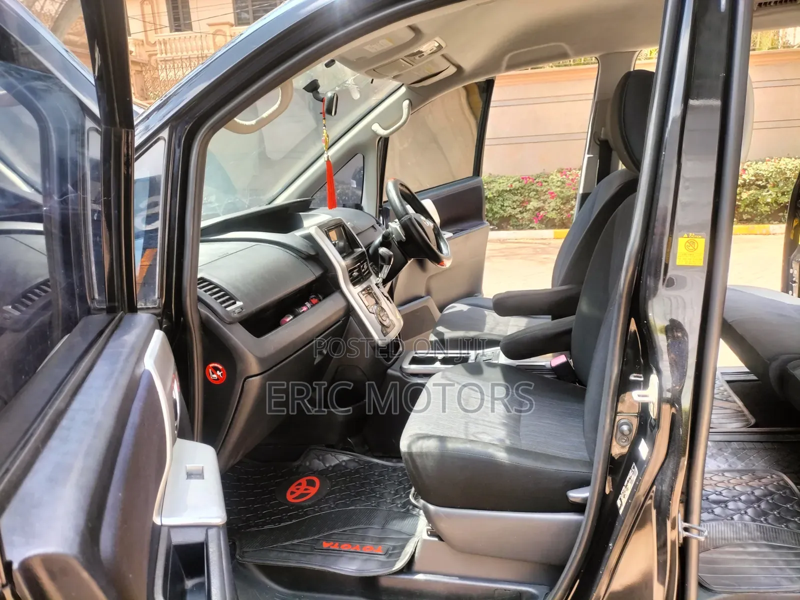 Toyota Voxy 2011 Black