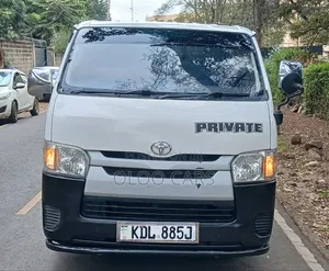 Toyota HiAce 2016 White