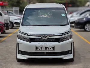 Toyota Voxy 2014 White