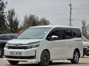 Toyota Voxy 2014 White