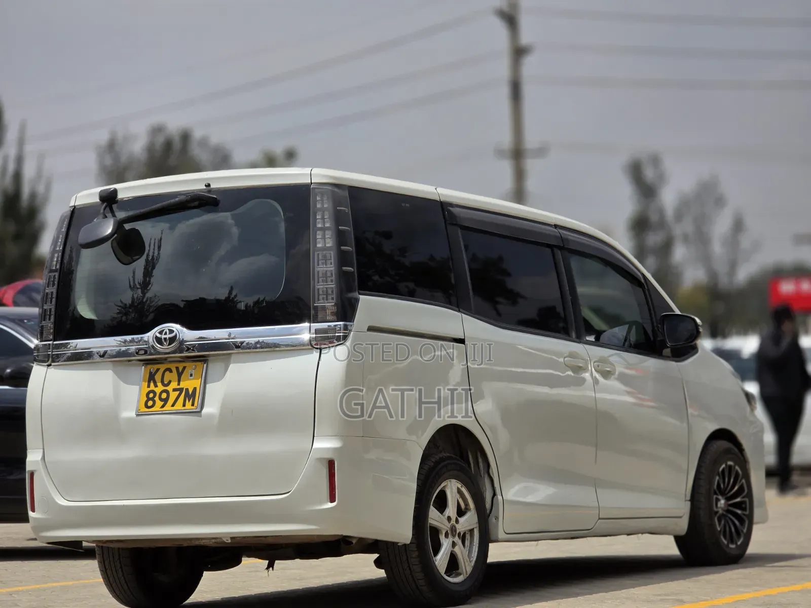 Toyota Voxy 2014 White