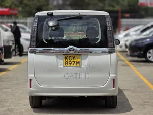 Toyota Voxy 2014 White