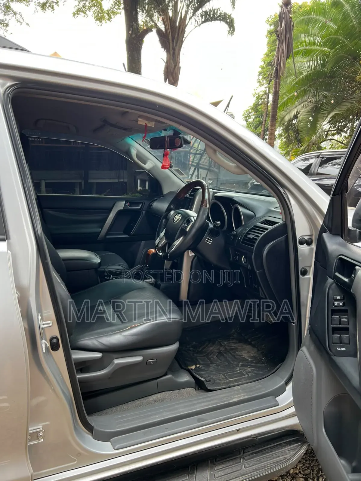 Toyota Land Cruiser Prado 2012 Silver