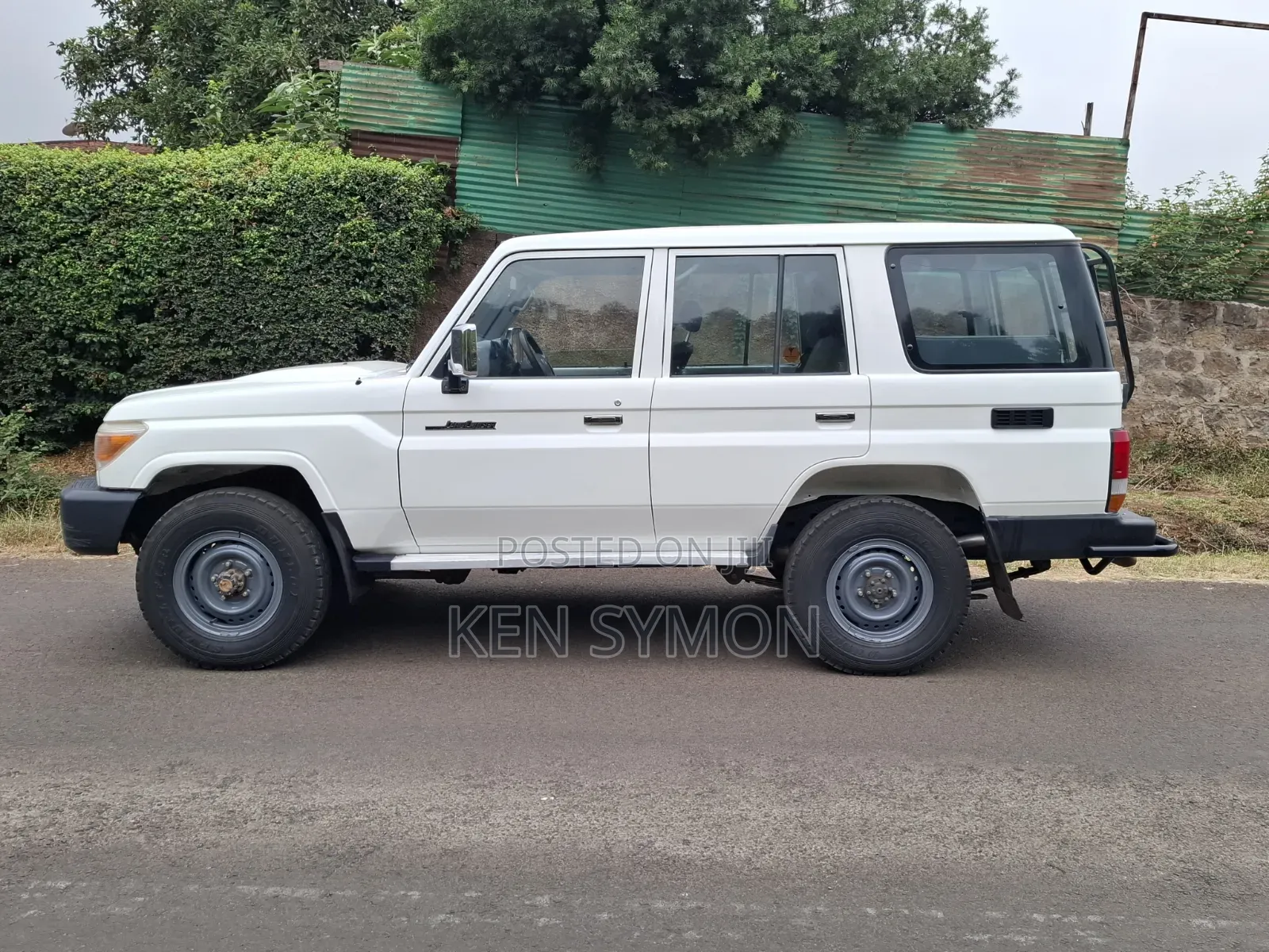 Toyota Land Cruiser 2010 Pearl