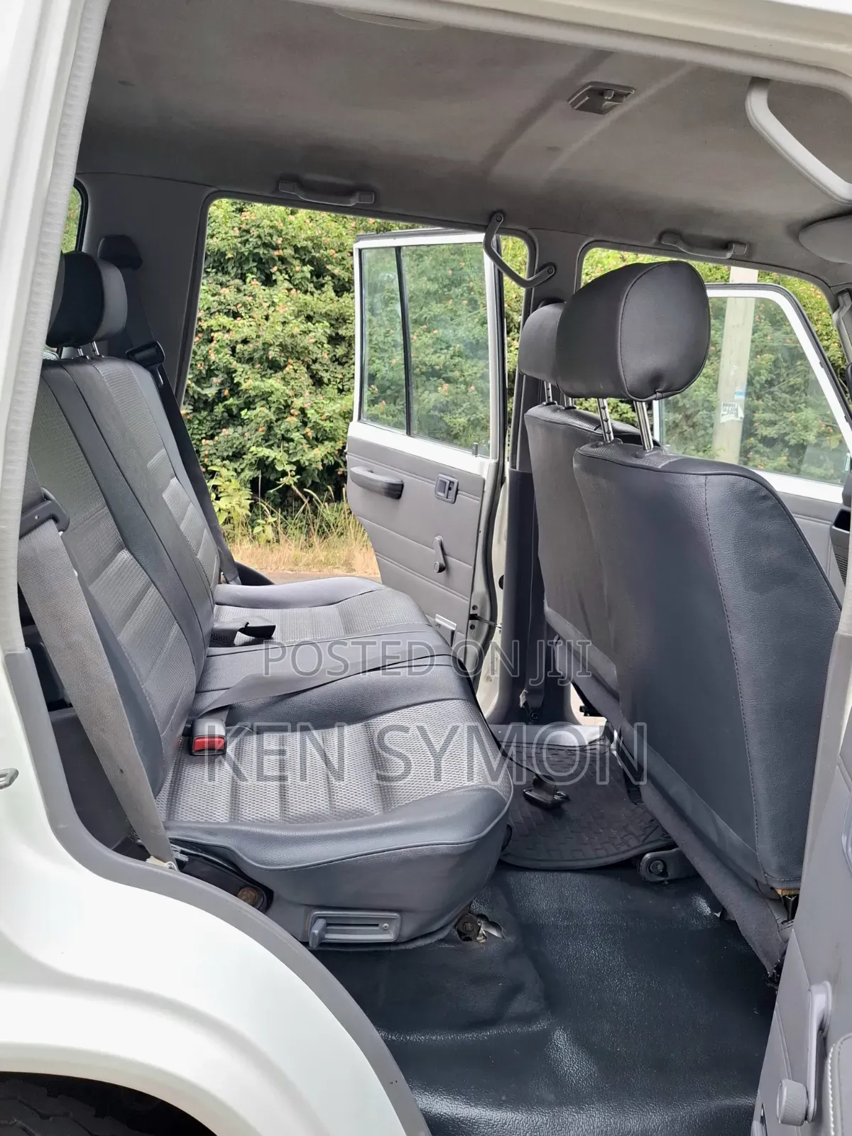 Toyota Land Cruiser 2010 Pearl