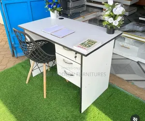 Shite Study Desk